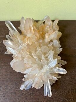 VEĽKÁ KRIŠTÁĽOVÁ DRÚZA s oranžovým kalcitom 1790 g