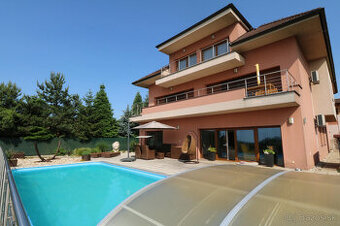 Prenajmeme 4 izb. byt v rodinnej vile na Kolibe.