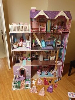 Drevený domček Barbie s obytným autom Barbie