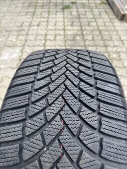 BRIDGESTONE 225/40 R19 BLIZZAK LM005 93W XL FR 3PMSF