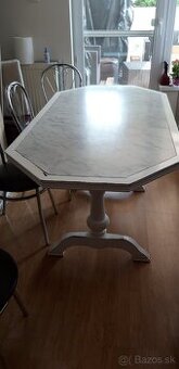 Predám stôl