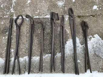 Kováčske kliešte ,náradie,kladiva ,sekera,nebožiec 1