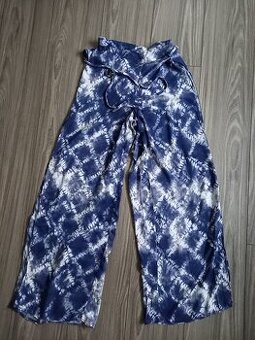 Letné štýlové nohavice s rozparkami,veľkosť XS,Bershka