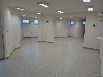 Obchodné, kancelárske priestory v Trenčianskej Turnej