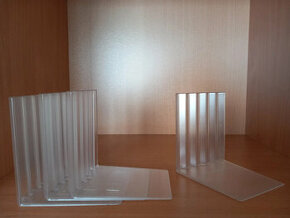 4ks plastové matné priehľadné držiaky na knihy z ikea