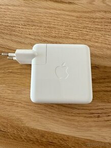 Apple sietovy adapter 61w pre notebooky Apple
