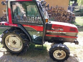 Mitsubishi MT 246 kabína