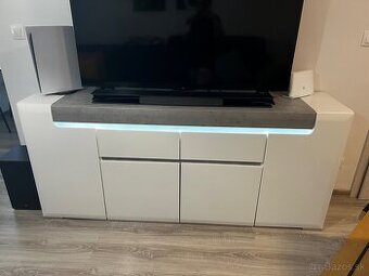 TV skrinka