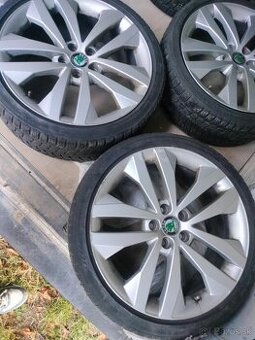 4ks alu disky orig. Škoda 5x100 R17 pneu 205/40 R17 5mm