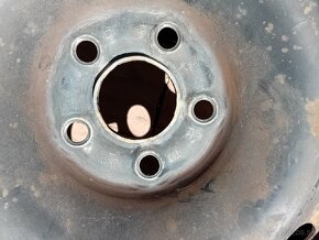 Plechové disky 6Jx15H2 ET38 + puklice, 4ks
