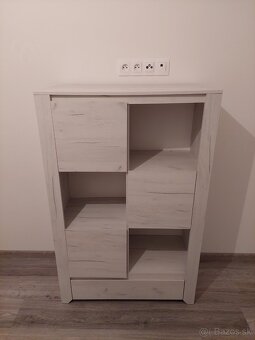 Stôl a komoda do detskej izby