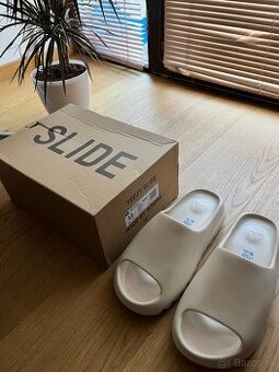 Yeezy Slide Bone