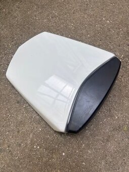 Sedačka Yamaha r6 2005