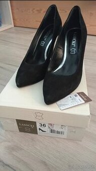 Čierne kožené lodičky