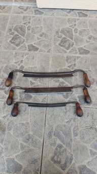 Stary obojručný nôz značený.