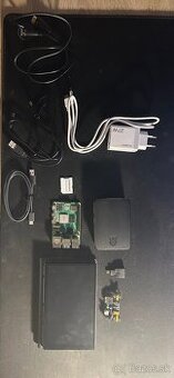 Raspberry Pi 5 4gb + case + 7" screen