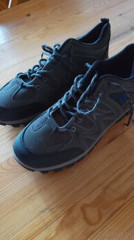 Predám pánske topánky,športové nohavice-pánske,dámske