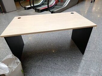 Písací stôl zadarmo