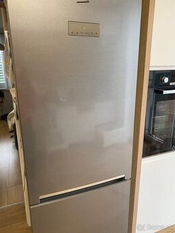 Chladnička BEKO MCNA366E30ZXB