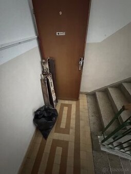 Darujem vstupen dvere