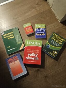 Slovniky a knihy