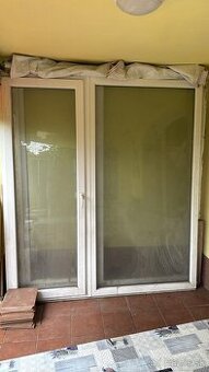 Predam plastove dvere (okna)