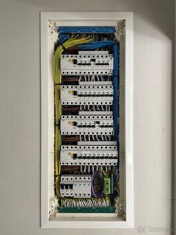 Elektroinštalačné práce, Elektrikár