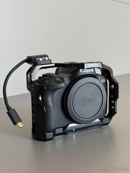 Canon R50 + klietka SmallRig + HDMI port SmallRig