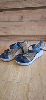 Kožené Lasocki sandálky nové