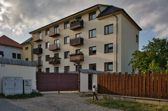 Prenájom: Štúdio v centre Kežmarku, 30 m²+balkón+parkovanie