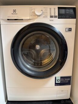 Práčka Electrolux Sensicare EW6SM427BC a skrinka