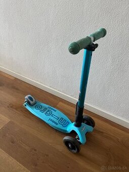 Kolobežka Micro Maxi Deluxe LED