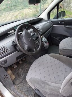 Predám Peugeot 807...