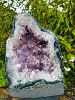 Prírodní minerál Geoda ametyst  vhodná aj ako darček na vian