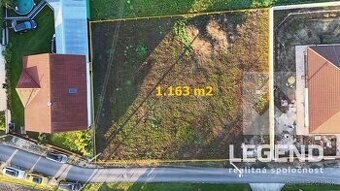 Krásny stavebný pozemok v Nesvadoch 1163 m2, super lokalita,