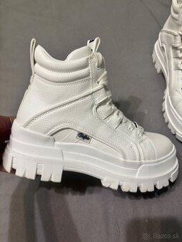 Damske členkové čižmy /tenisky Buffalo , vek,38