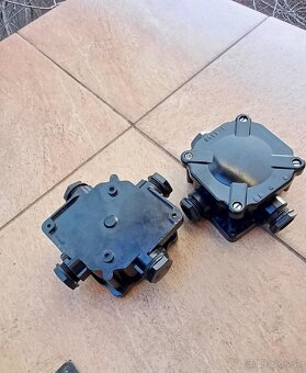 Bakelitové el.krabice -svorkovnice - 1