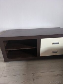 Stolík pod televízor - 1