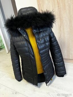 Krásna damka bundicka s pravou kozusinkou