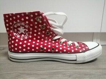 Converse  bodkované