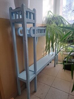 Stojan na kvety v secesnom štýle