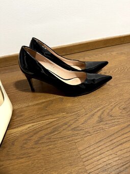 Čierne kožené lakované lodičky Vito Rossi, 38