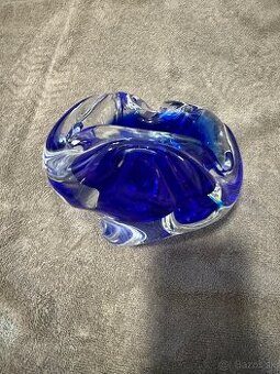 Hutné sklo popolník