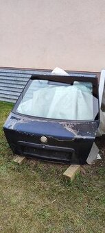 Octavia 1 piate kufrové dvere sedan.