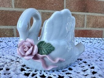 Porcelánová labuť na uloženie šperkov a drobnosti