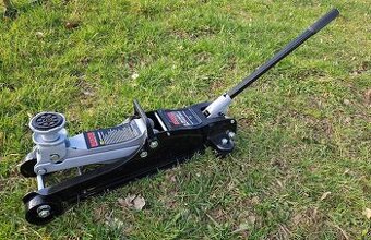 Hydraulicky zdvihak 2,5t