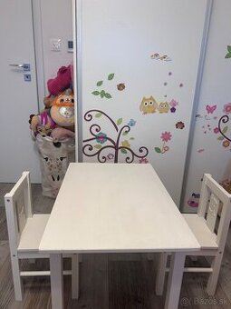 Ikea biely dreveny detsky stolik+2 stolicky