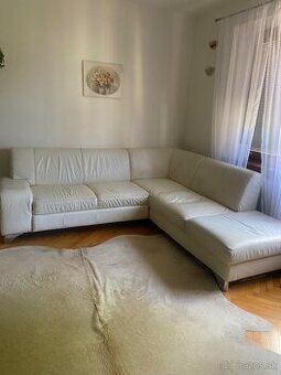 Kožená rohová rozkladacia sedačka