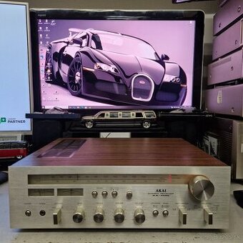 AKAI AA-1030...FM/AM stereo receiver....