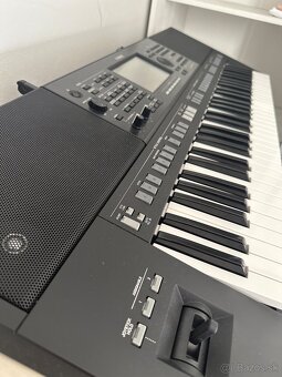 Yamaha psr sx720  NOVÉ